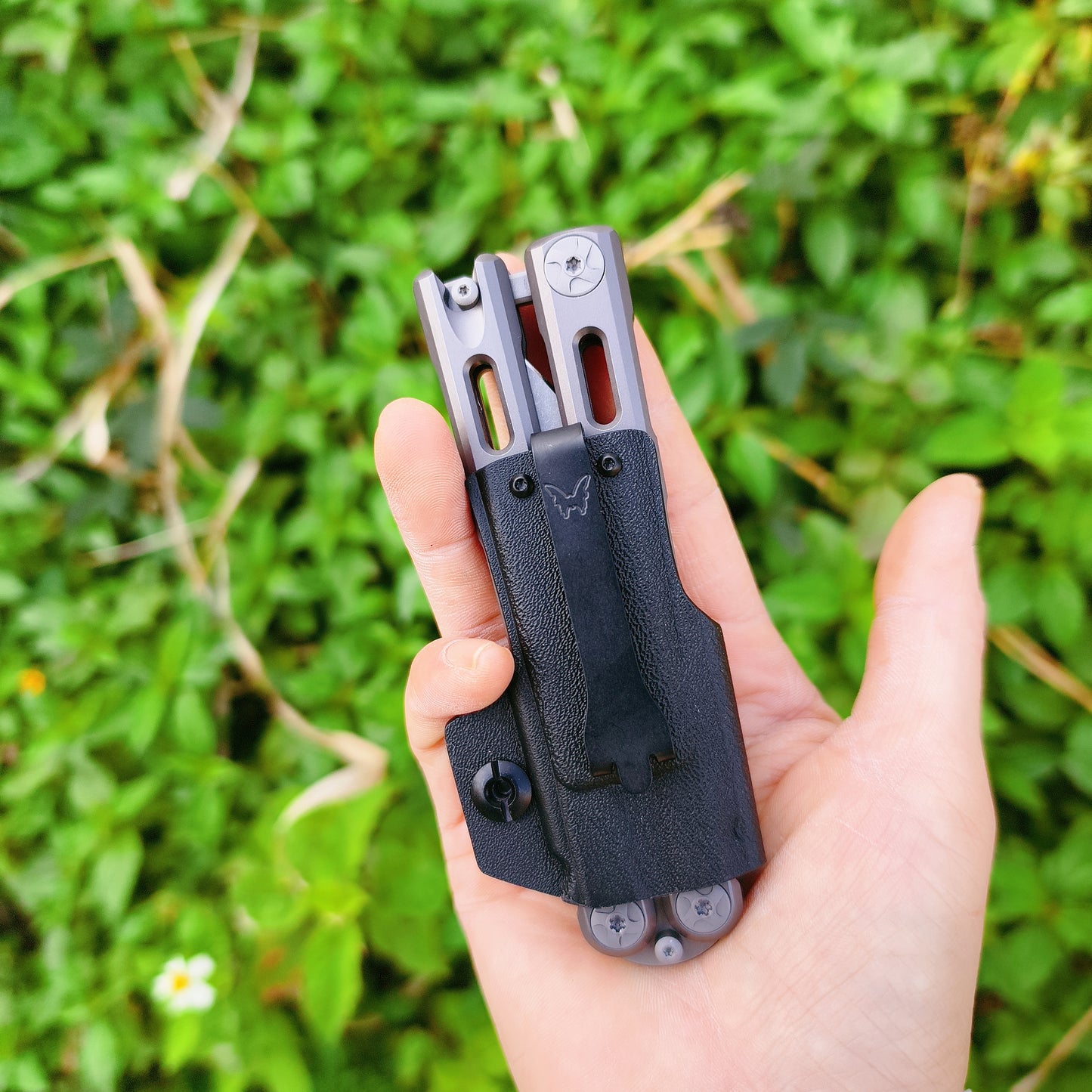 Baliplus BM85&BM82 Balisong Clone