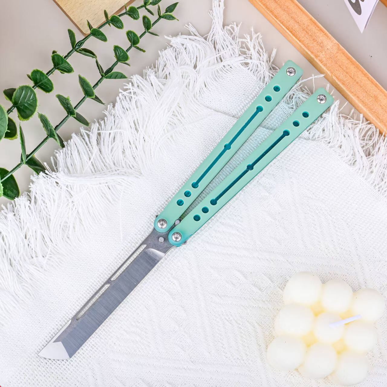 Titus Tanto Nautilus V2 Balisong Clone