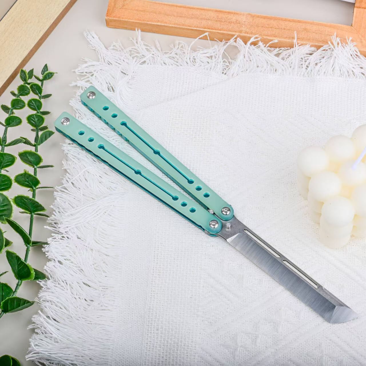 Titus Tanto Nautilus V2 Balisong Clone