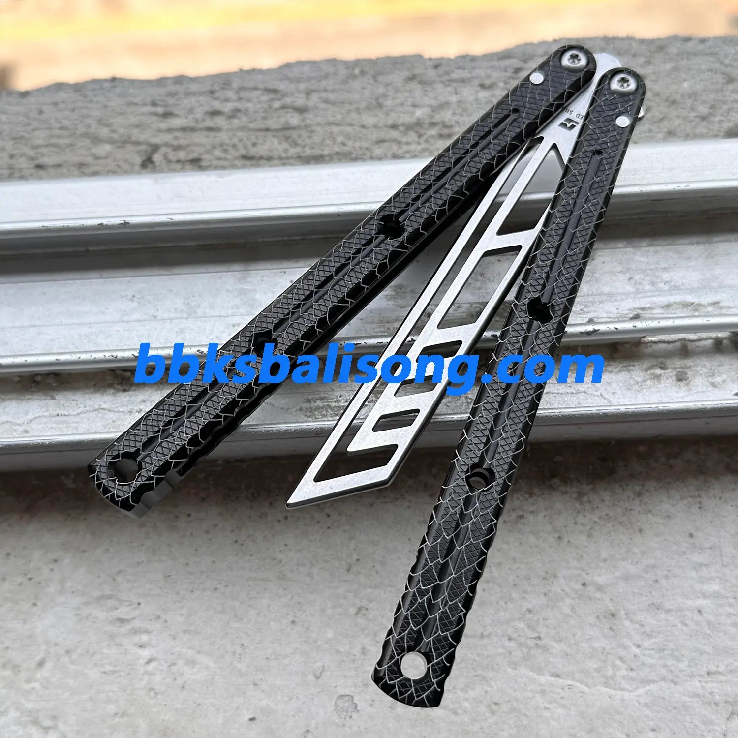 ARMED SHARK Krake Raken (Kraken) V3 Balisong Clone 7075 Aluminum Handle BBKSbalisong